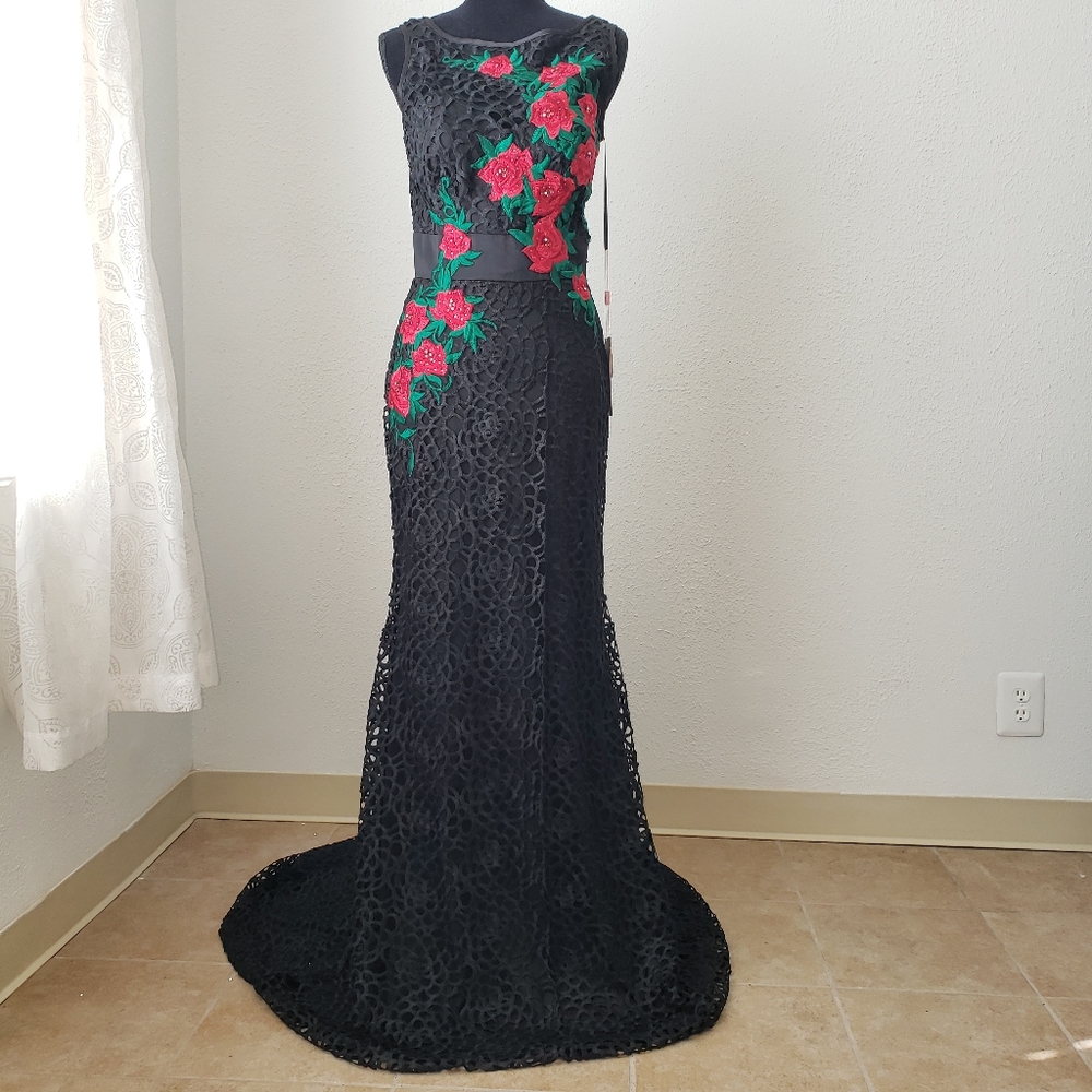 New Black Rose Web Gown Sizes 4, 6